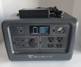 700w Bluetti Eb70 716wh 32ah With A/c Power Cable- Tested Inch Generic Cable