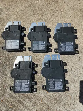 Iq7plus-72-2-u Enphase Micro Inverters 295va 240v Lot Of 9