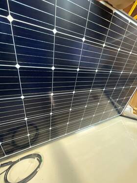Heliene 60m-305 Lot Of 12 Solar 305 W 60 Cell Black Framed Panels -