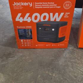 Jackery Explorer2000 Explorer 2000 Solar Generator With 2 Solarsaga 200 Portable Panel Kit