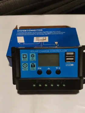 Sp666 Pwm New Solar Charge Controller/regulator 2 Usb 10w 12/24v 130/260w And 50w Max