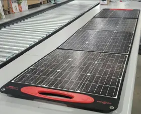 Rockpals-200 Rockpals 710638741076 Rockpower 200 Solar Panels With Output 200w/18v Or 36v - Black/red